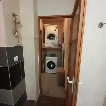 Oustau Des Carmes Apartment